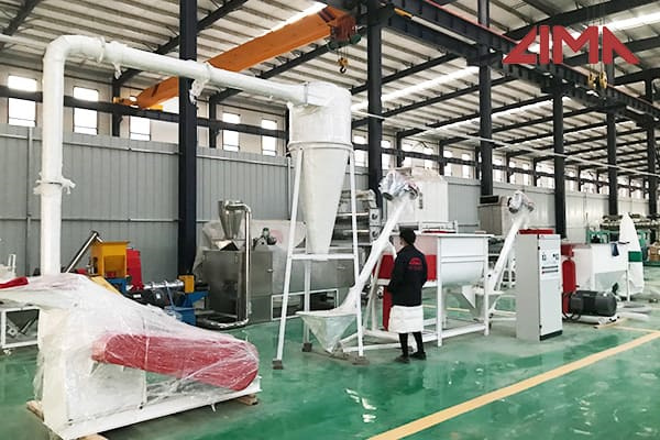 800kg/h Floating Fish Feed Plant Feed size 4 mm in gujarat